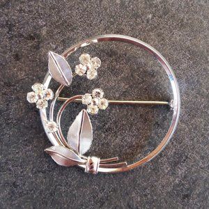 Lovely Silver Vintage Circle Pin by Krementz
